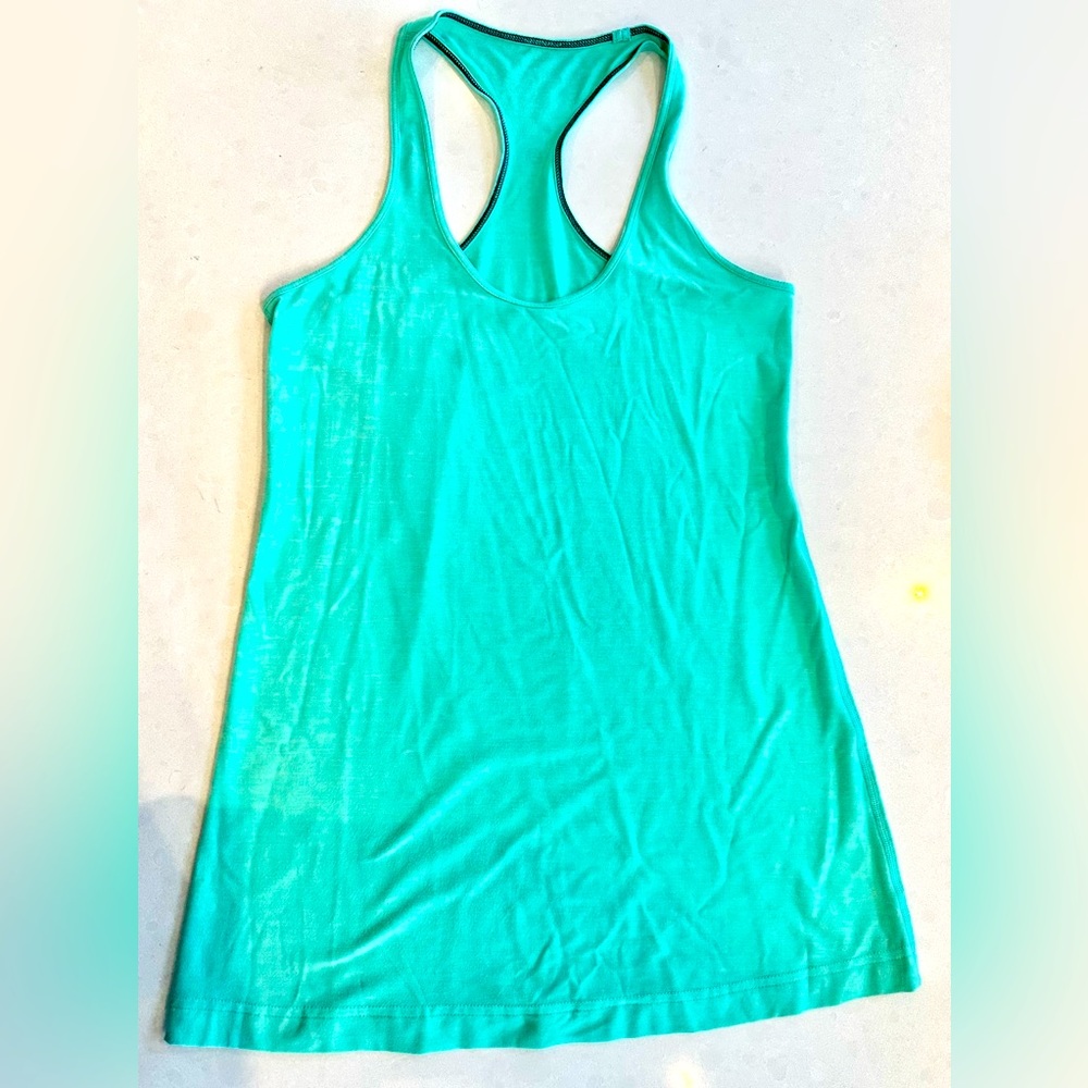 Lululemon tank